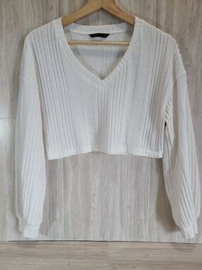 Shein Cropped Sweater XS Cream Ribbed Knit Fuzzy V Neck Cozy Long Sleeve